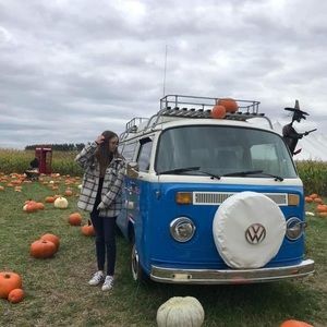 Meet your Posher, Emy